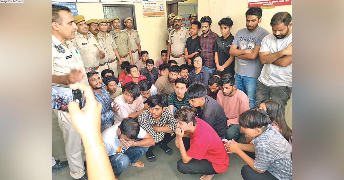 Police bust fake call centre in Chitrakoot area, arrest 32